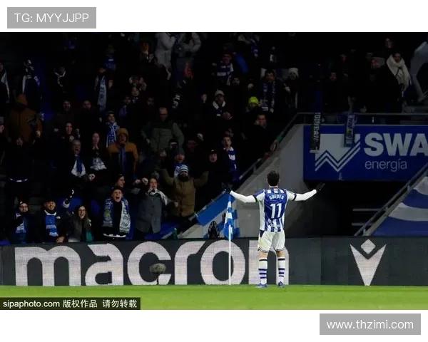 里昂两球胜尼斯托利索闪耀全场